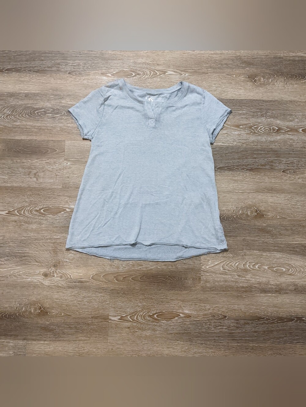 Calvin Klein Performance Raw Hem Short Sleeve V-Neck Tee Size XL